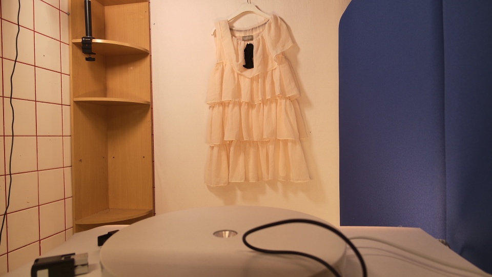 Kerroksellinen mekko