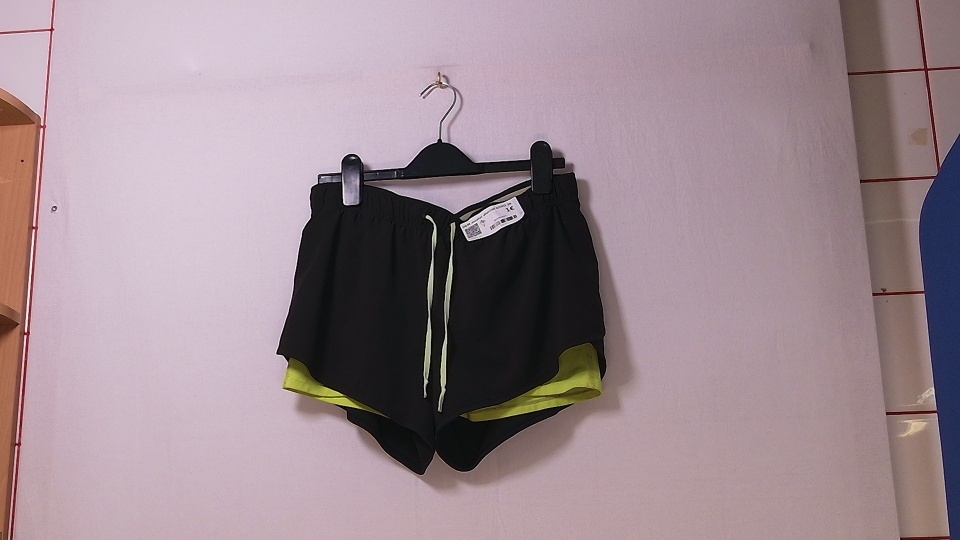 H&M Mustat urheilushortsit KOKO 36