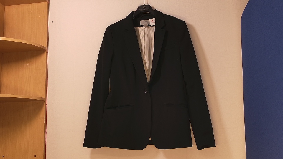 H&M Musta Bleiseri, koko 42