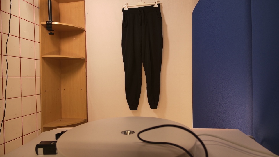 Mustat collegeshousut