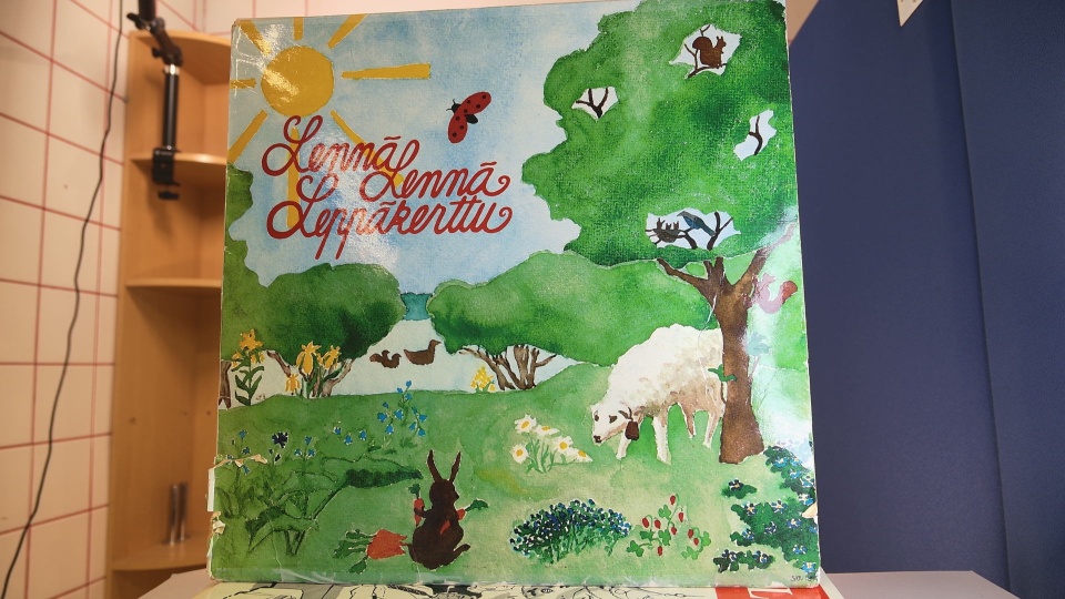 Lennä, lennä leppäkerttu LP
