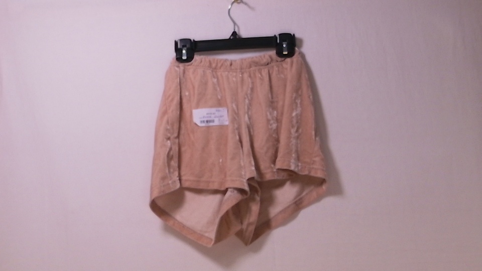 Bikbok Sametti shortsit KOKO S