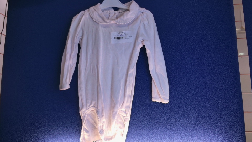 Vaaleanpunainen body