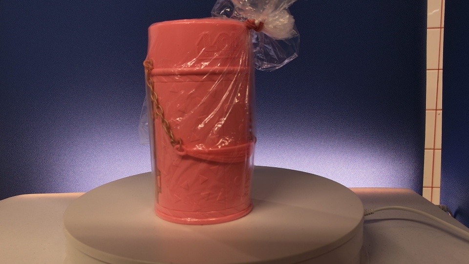 LOL nukke käyttämätön tarvikkeineen