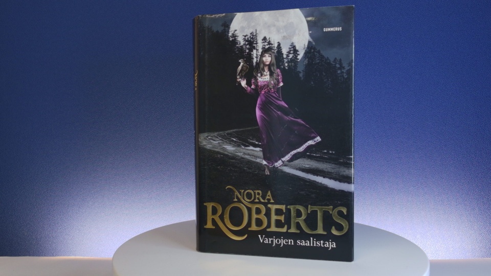 Nora Roberts - Varjojen Saalistaja