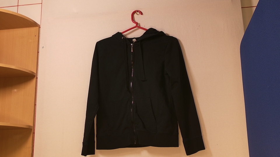 Naisten musta huppari koko M