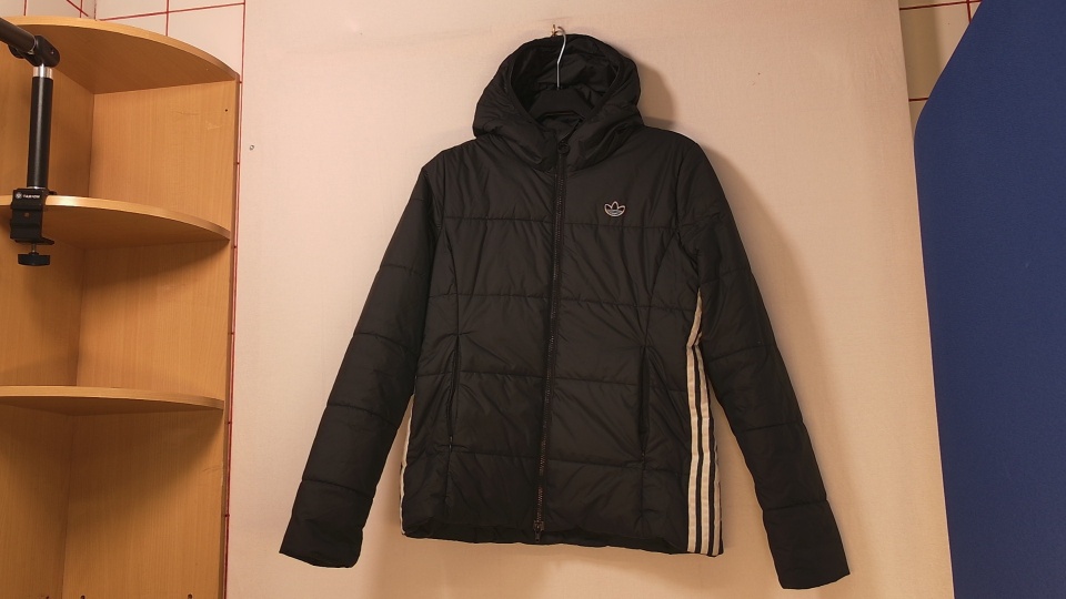 Adidas kevyttoppatakki