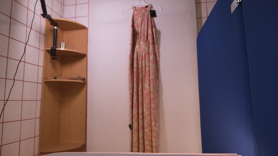 Uusi London Fog Kukallinen mekko