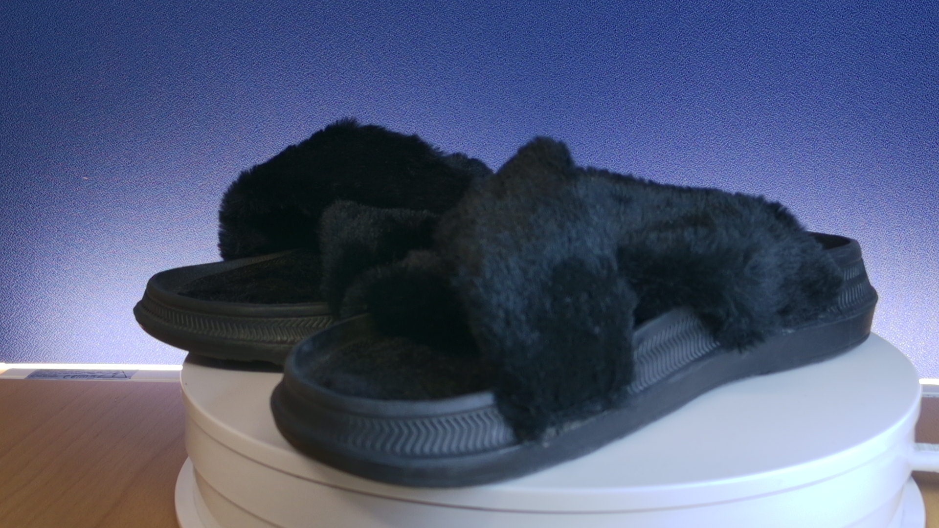 Mustat Slippersit - Image 2