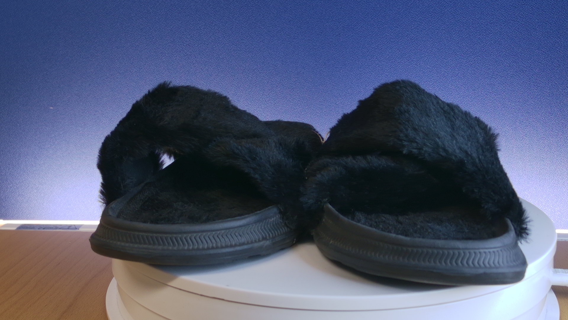 Mustat Slippersit - Image 6