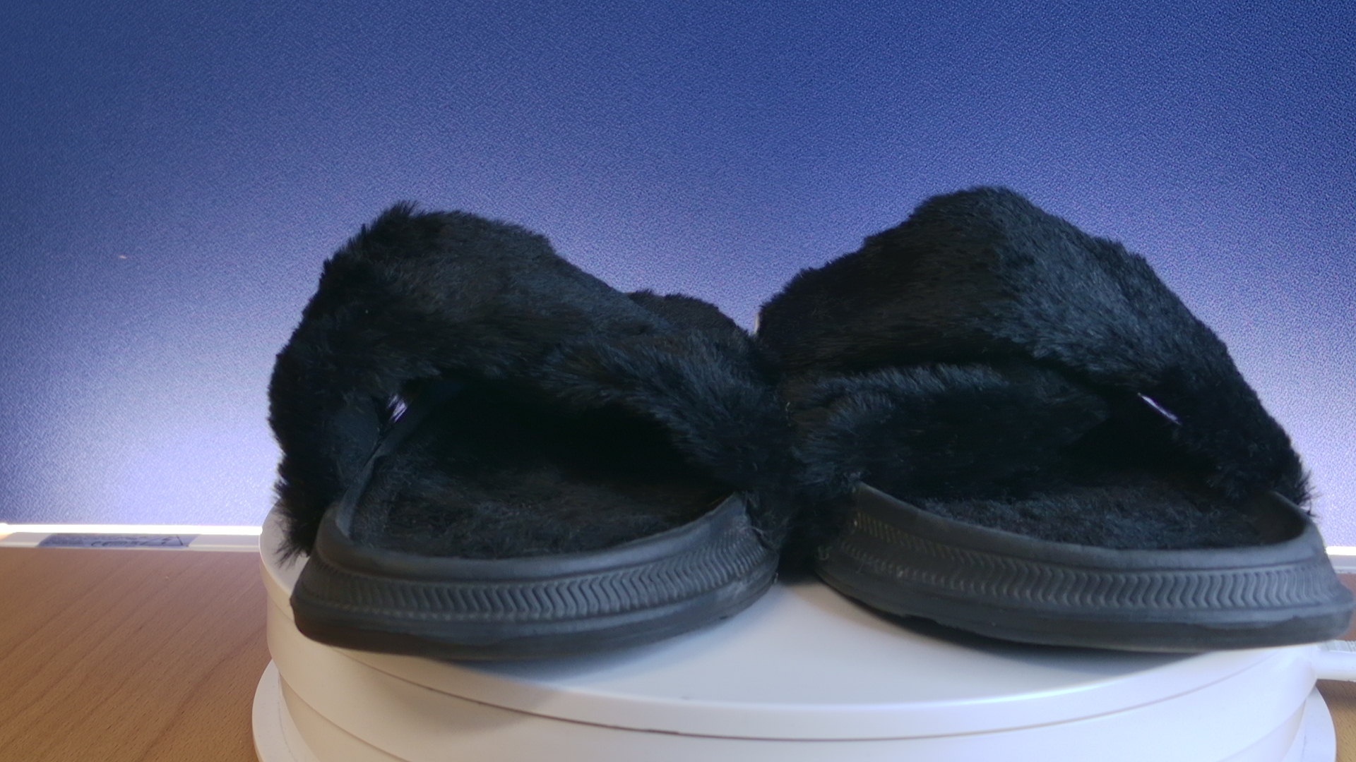Mustat Slippersit - Image 7