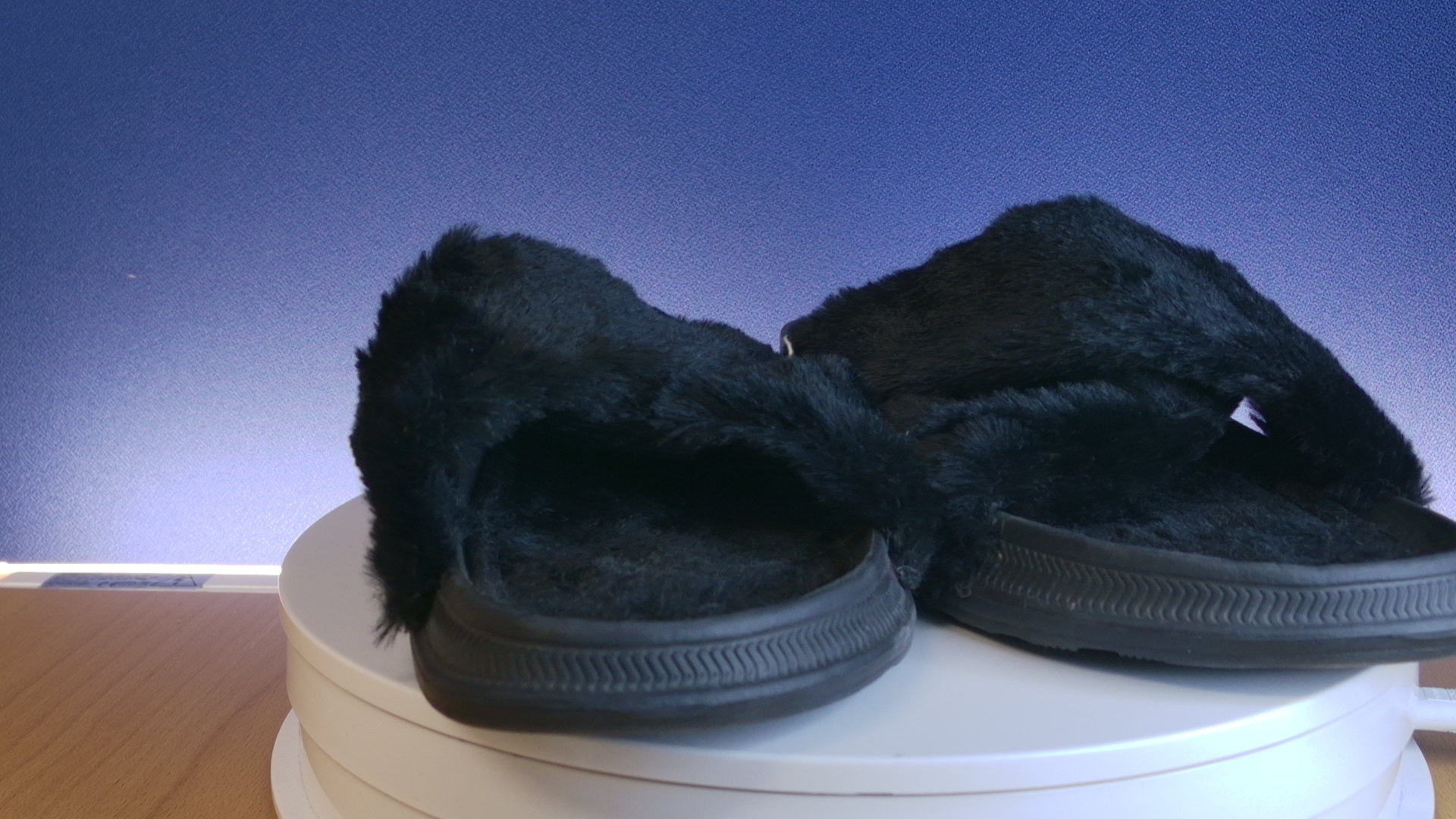 Mustat Slippersit - Image 8