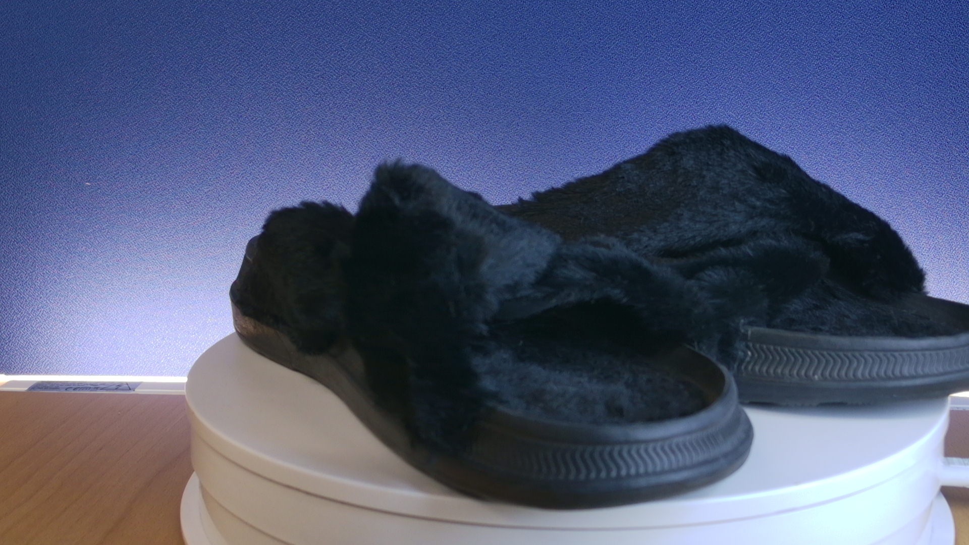 Mustat Slippersit - Image 10