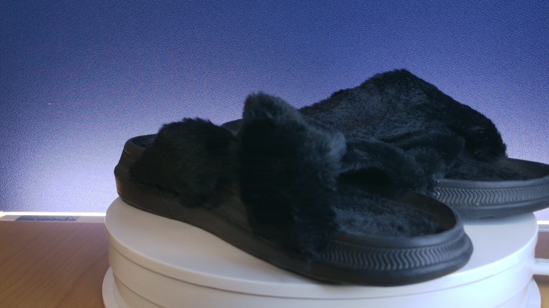 Mustat Slippersit - Image 11