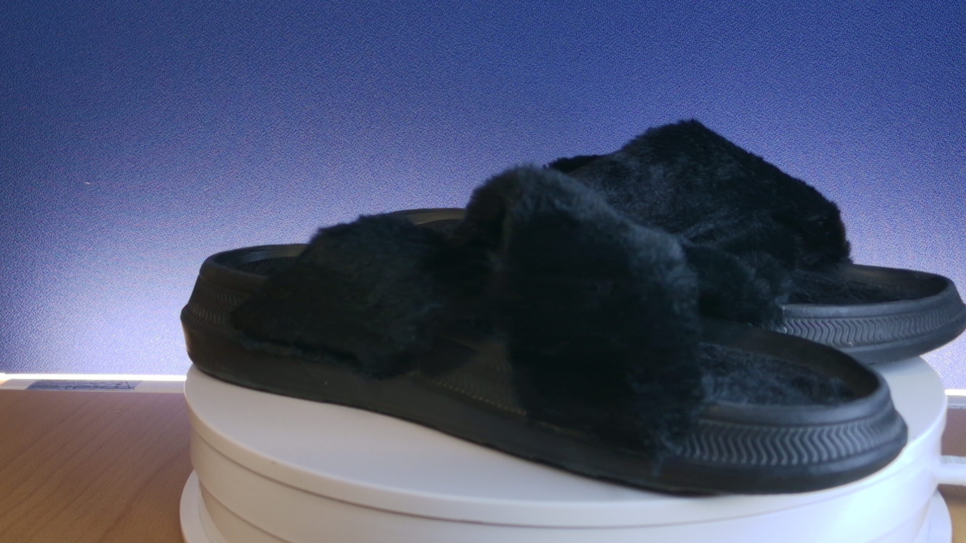 Mustat Slippersit - Image 12