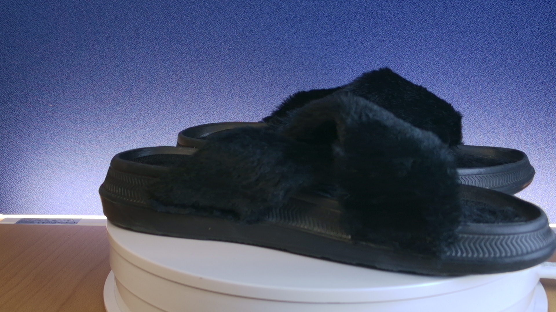 Mustat Slippersit - Image 13