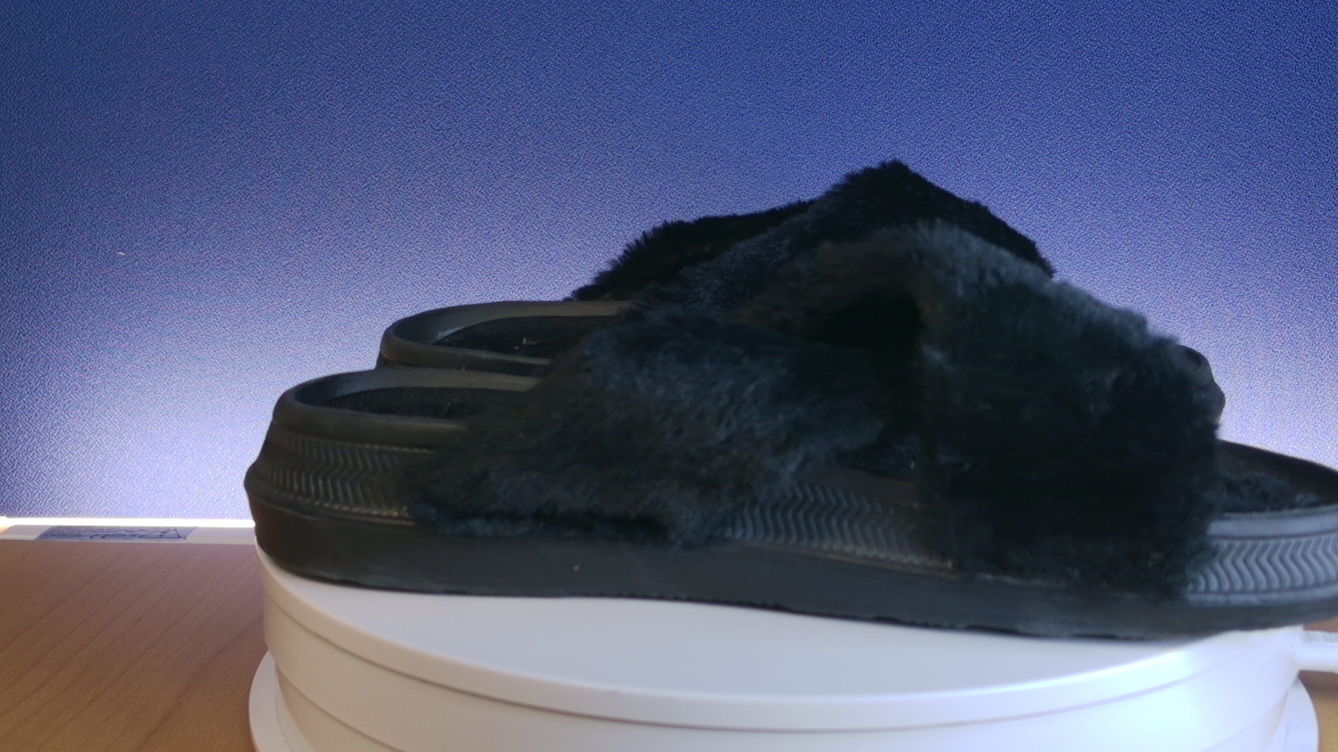 Mustat Slippersit - Image 14
