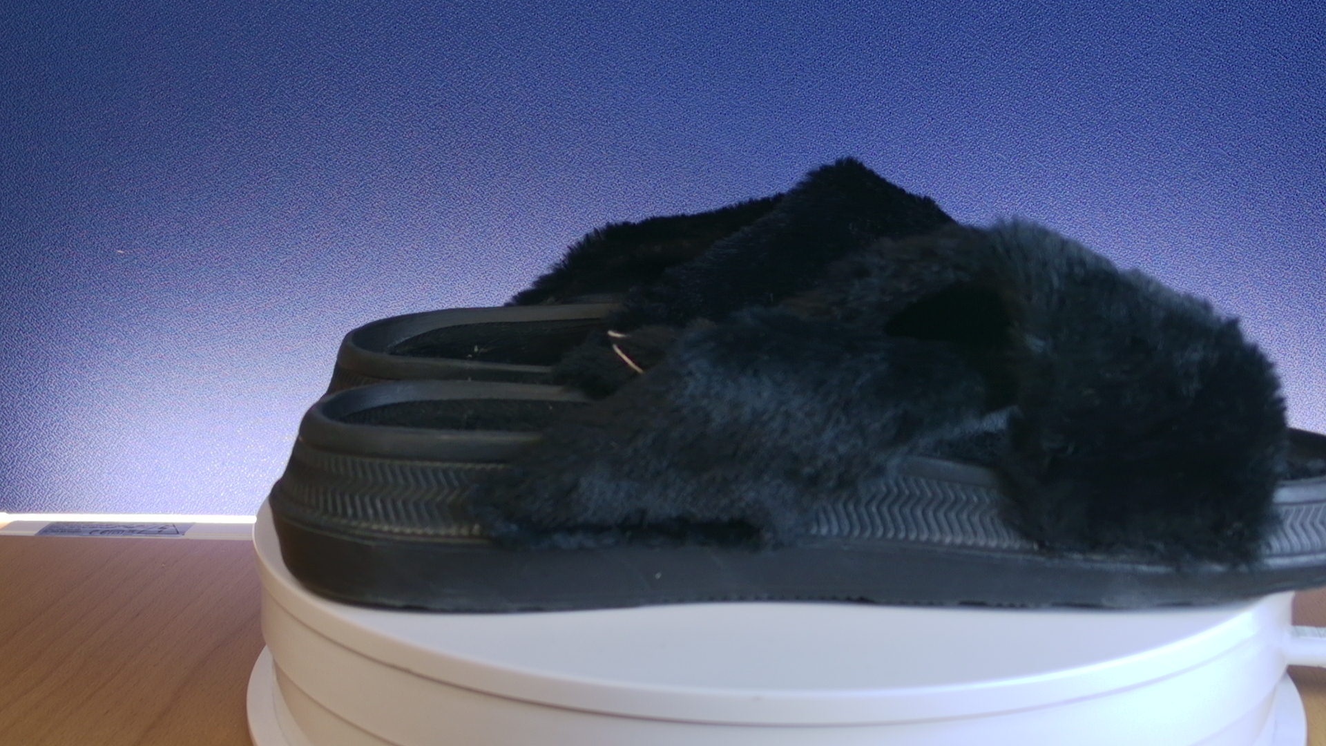 Mustat Slippersit - Image 15