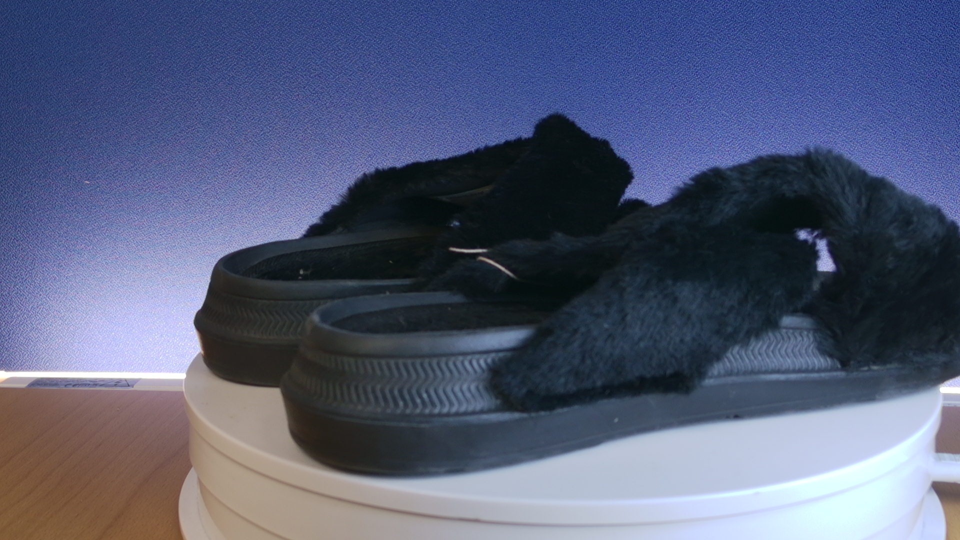 Mustat Slippersit - Image 17