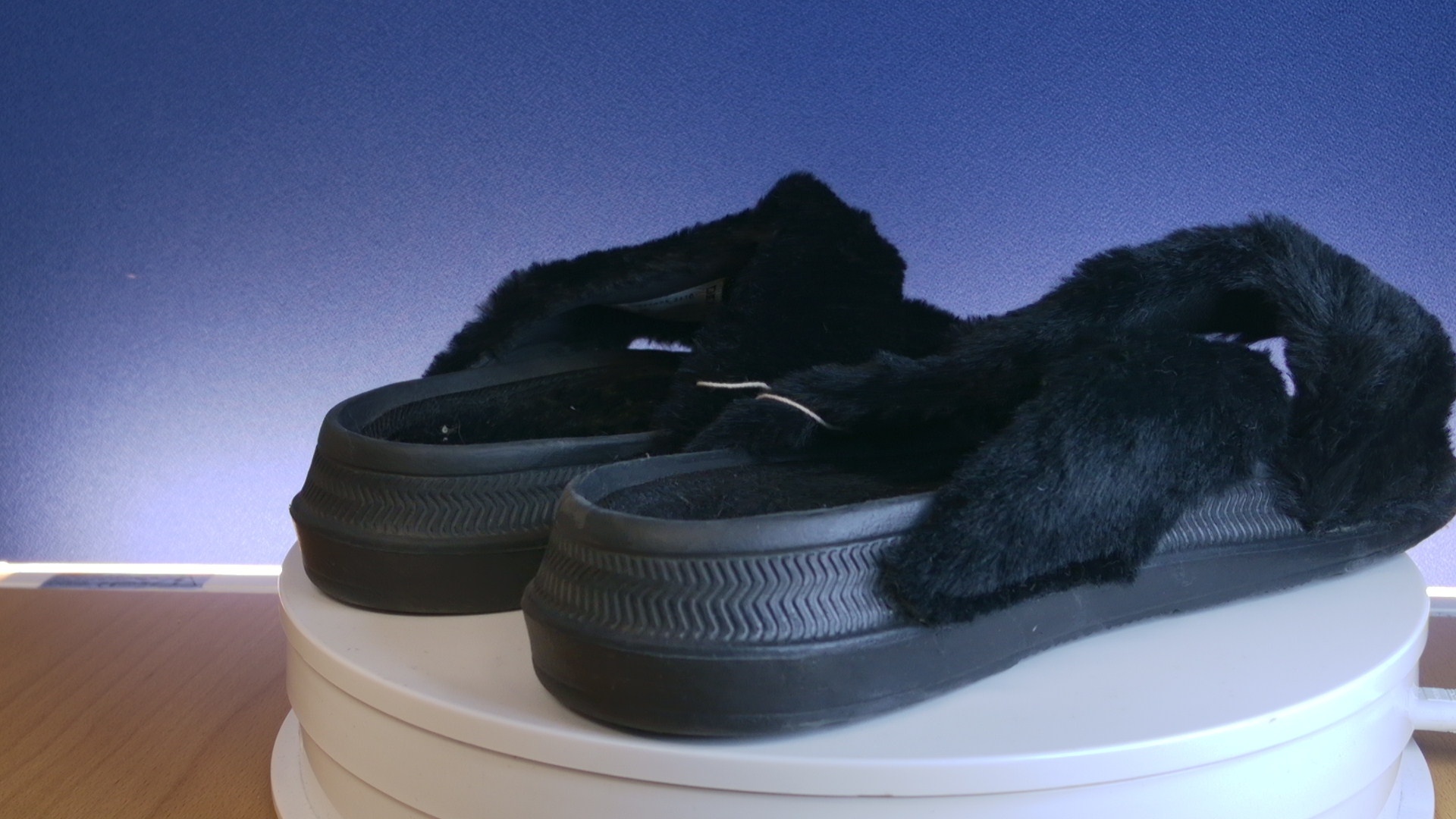 Mustat Slippersit - Image 18