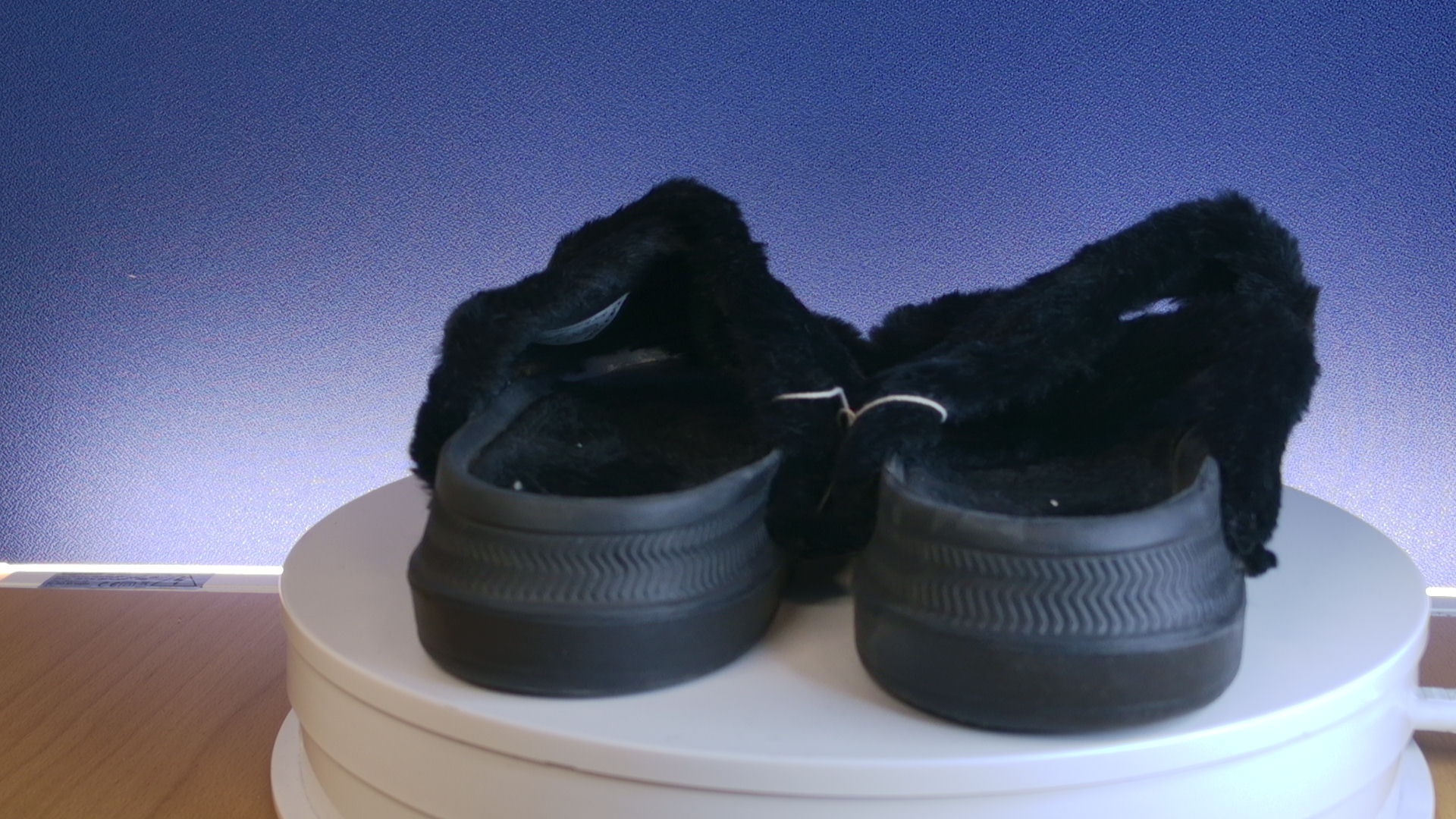 Mustat Slippersit - Image 21