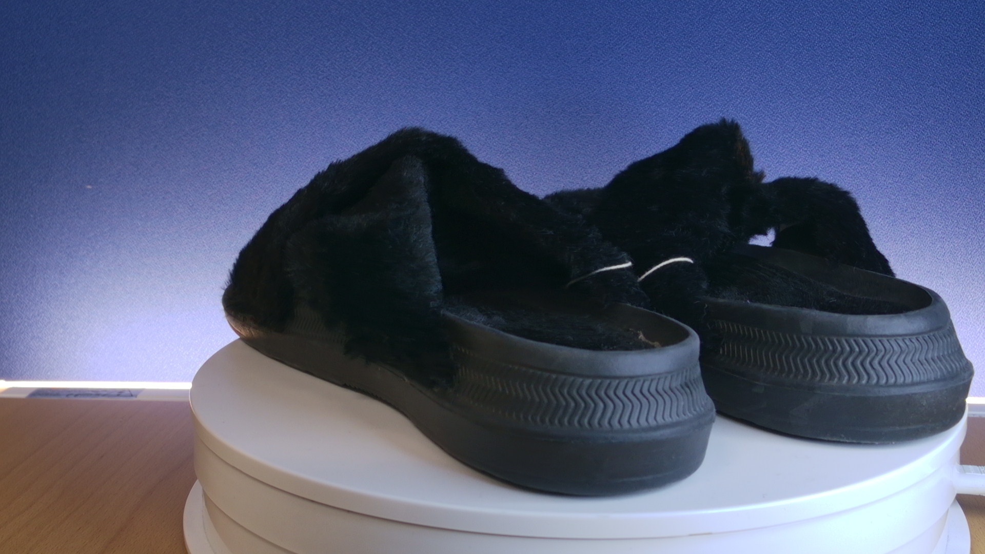 Mustat Slippersit - Image 24