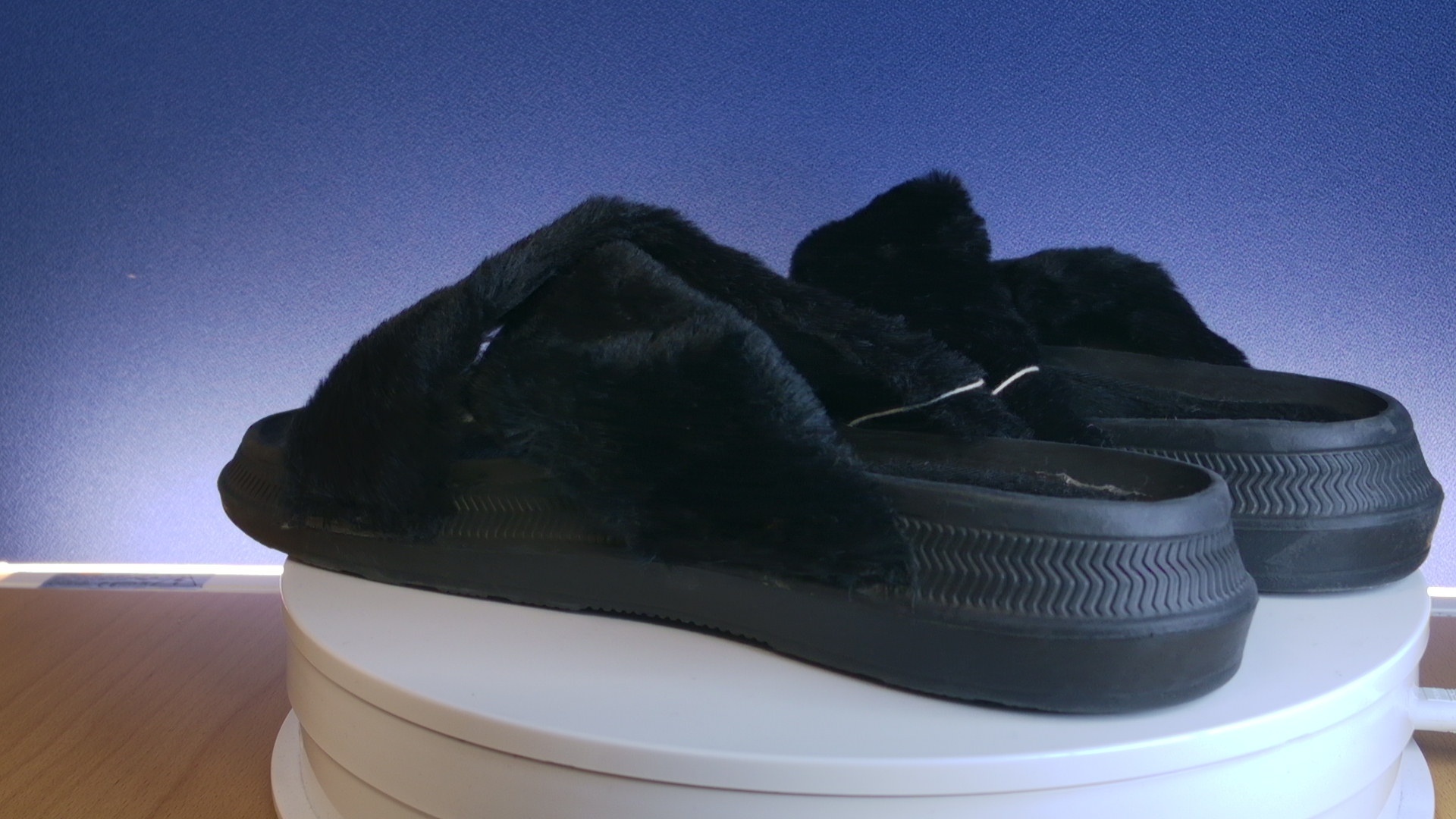 Mustat Slippersit - Image 26