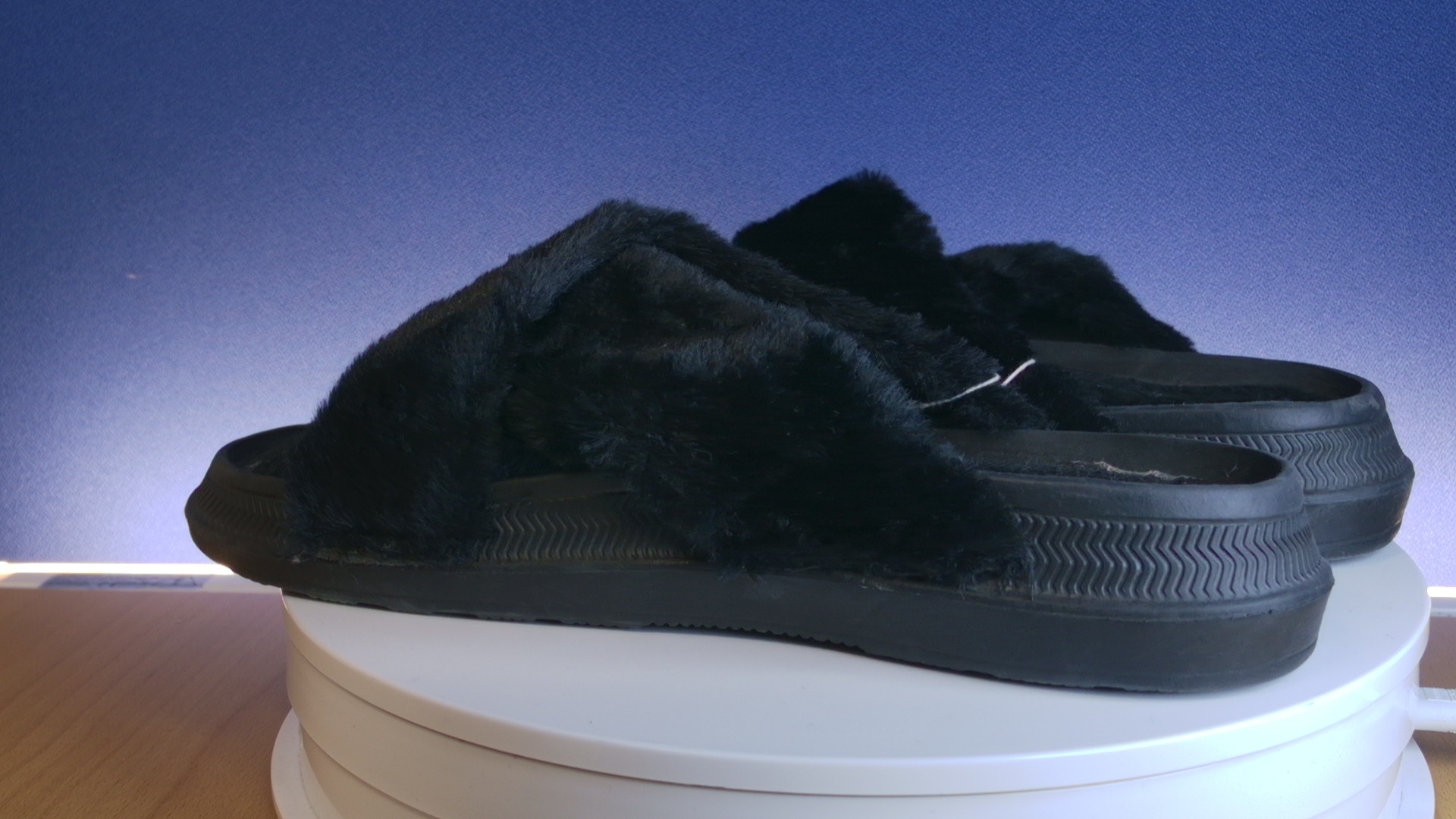 Mustat Slippersit - Image 27