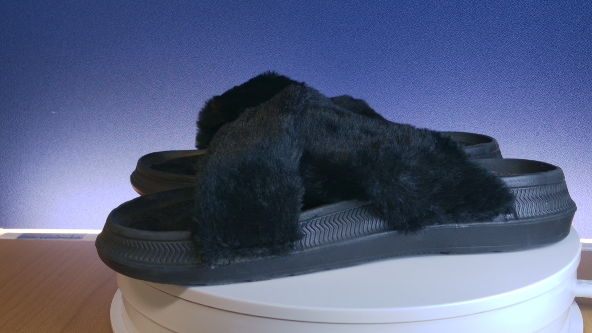 Mustat Slippersit - Image 30
