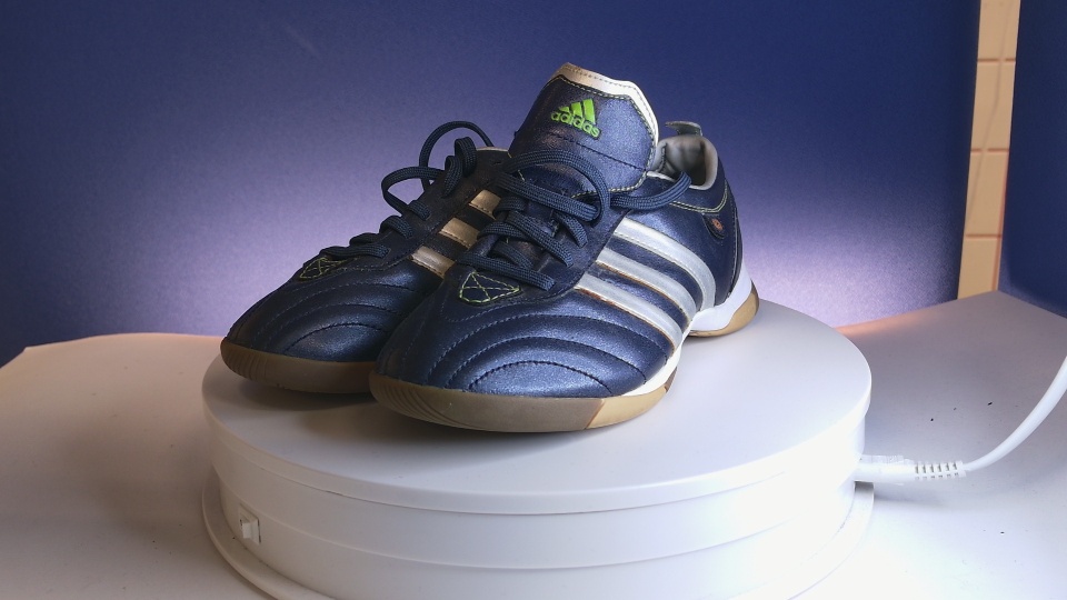 Adidas jalkapallokengät koko 34