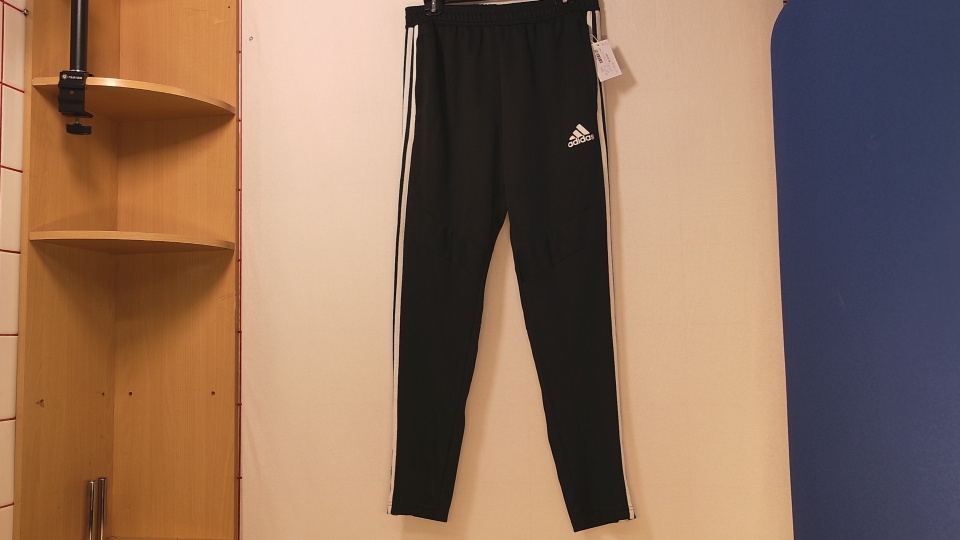 Adidas housut koko M 