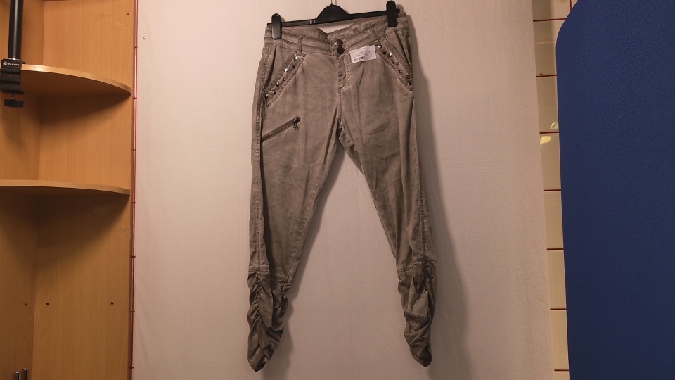 Cream Housut 40